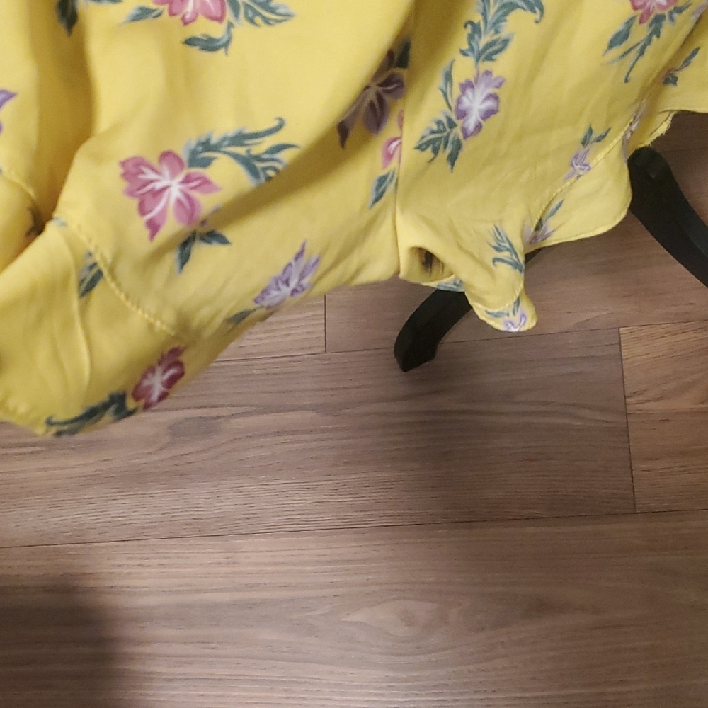 Timing Yellow Floral Ruffle Romper - Picture 5 of 11